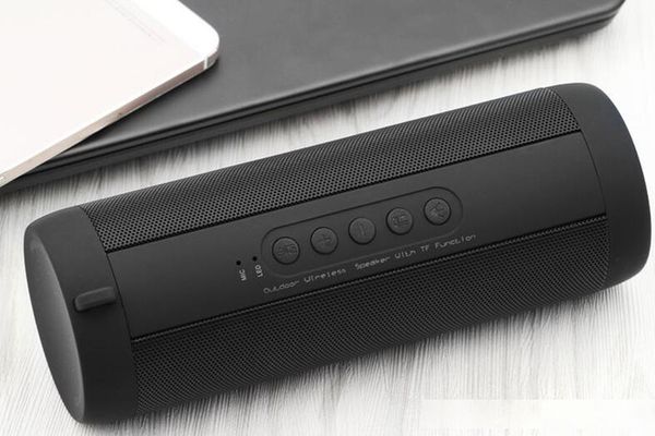 

t2 spotlight bluetooth speaker card outdoor mountaineering riding waterproof wireless speaker rescue led light amplifier