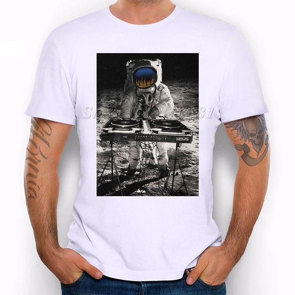 

2019 male selling dj astronaut music moon space universe hipster funny joke men t shirt tee summer tee shirt