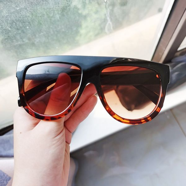 

oversized vrouwen zonnebril 2020 shield vorm luxy ontwerp grote frame klinknagel shades zonnebril vrouwen uv400 sunglass, White;black