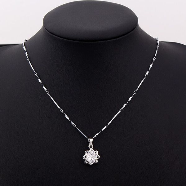 

european and american trendy accessories clavicle chain with hollow flower zircon necklace for female party necklace wholesale, Silver