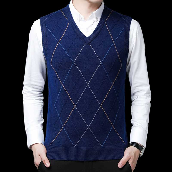 

xjxks 2020 autumn winter new men vest loose plus size fashion v-neck high-quality cashmere knitted vest men sleeveless sweater, Black;white