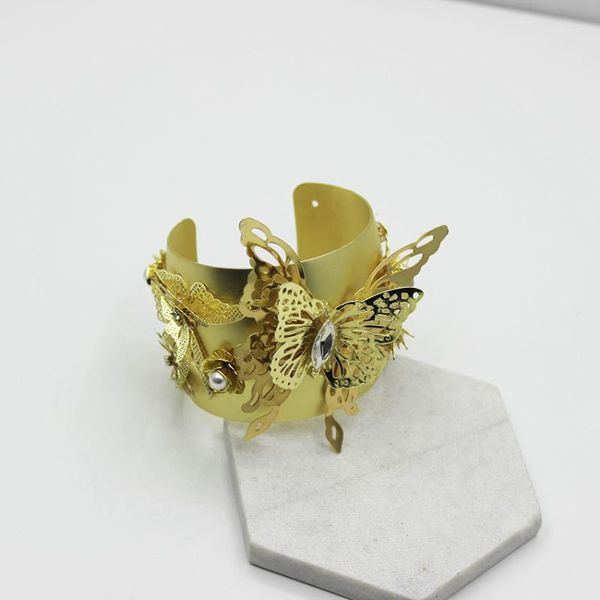 

2020 new arrival wedding big crystal flower bracelet cross gem metal vintage word wide bracelet bangle hand jewelry 1021, Black