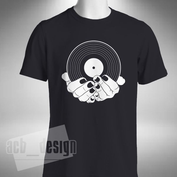 

2019 fitness t-shirts record in hands t-shirt record turntable arm dj disc jockey vinyl crate digger homme tee shirt