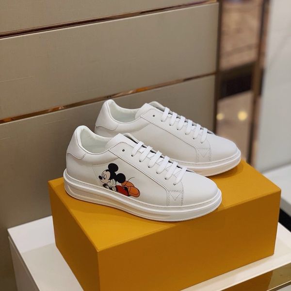 

2020 fashion new products printed men's casual shoes sneakers white lightweight foamed black patent leather men's shoes donkey hom