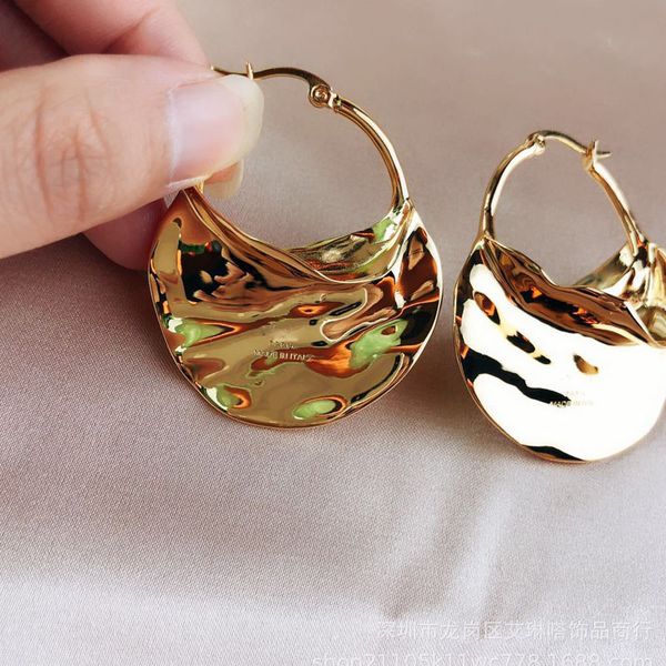 

wholesale cel woman earrings stainless steel retro exaggerated personality catwalk big earrings 2020 new popular, Golden;silver
