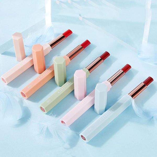 

matte misty velvet lipstick matte velvet lipstick is durable and not easy to fade