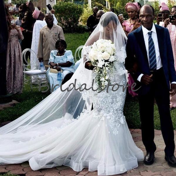

plus size nigeria south african wedding dresses elegant mermaid lace country wedding dress 2020 off the shoulder bridal gown robes de mariée, White