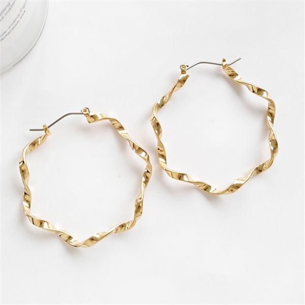 

simple atmospheric metallic big earrings fashion geometric twist round earrings 2020ms delicate decorations wholesale, Silver