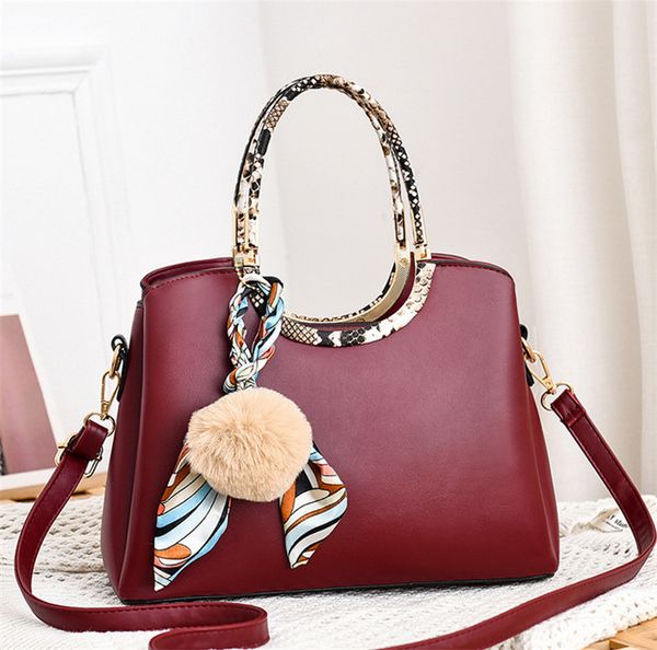 

the new pompoms mom bag autumn and winter air handbag wholesale generous handbag