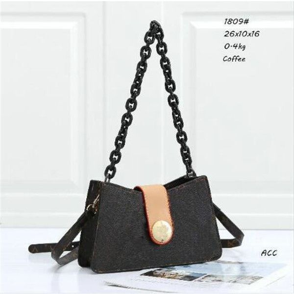 

2020 new women heart-shaped shoulder bags ladies chains women messenger bag's pu leather female crossbody bag 26x10x16cm 1809
