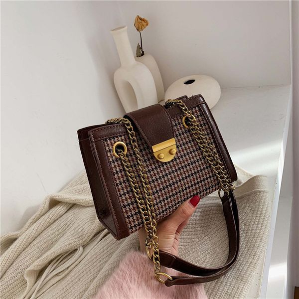 

2020 новая сумка кожа pu сплошного цвета мешка плеча способа сплошного цвета плеча цепи посыльного tote