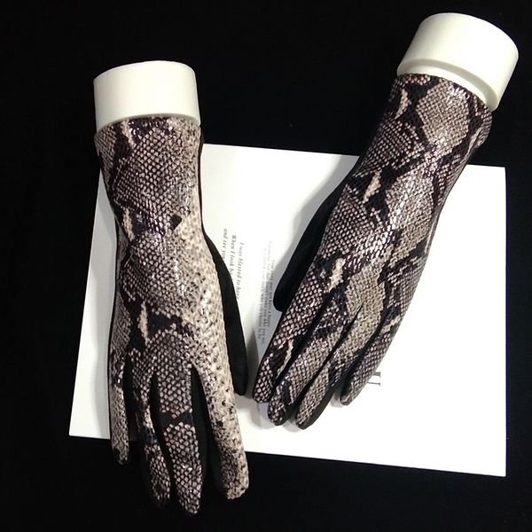 

five fingers gloves female winter warm leopard suede leather touch screen women zebra pattern cashmere thicken driving h84, Blue;gray