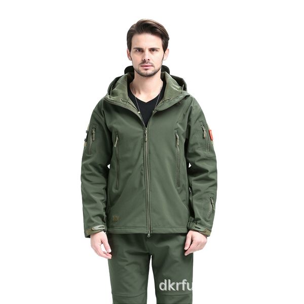 

outdoor jackets&hoodies autumn and winter men's assault jacket mountaineering mid-length soft cover plus velvet coat riding waterproof, Blue;black