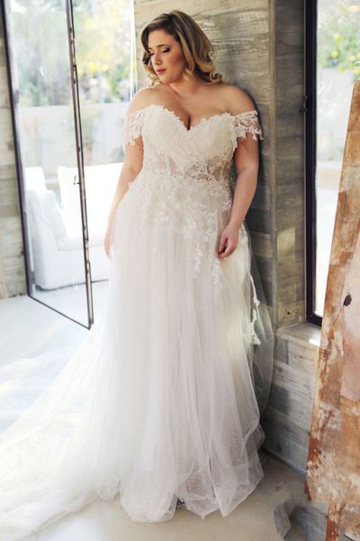 Abiti da sposa Boho Plus Size A Line Abiti da sposa da spiaggia 2021 Scollo a V Applicazioni in pizzo con spalle scoperte Abito da sposa Custom Made RoBe De Mariage