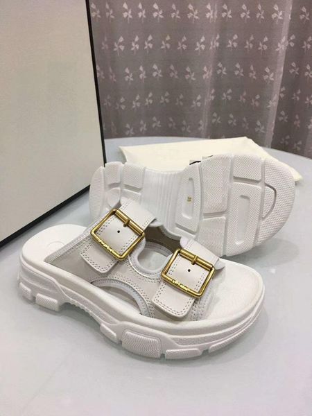 

в 2020 новая кожа толстой подошвой модная обувь интернет знаменитости прохладно перетащить пряжки мягкие подошвы удобные сандалии, Black