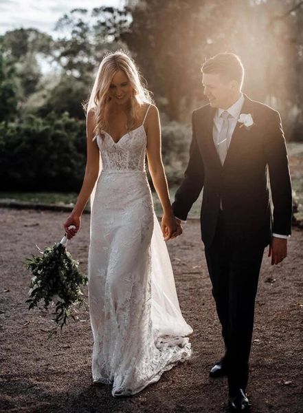 

2021 vintage full lace wedding dresses a line spaghetti straps boho bridal gowns sweep train sleeveless new wedding wear vestidos de noiva, White
