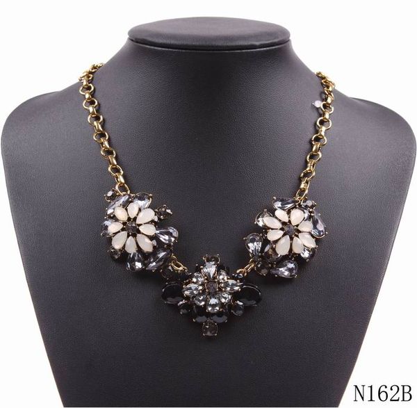 

2020 new fashion design statement crystal flower gold color chain necklace for women pendant jewelry, Silver