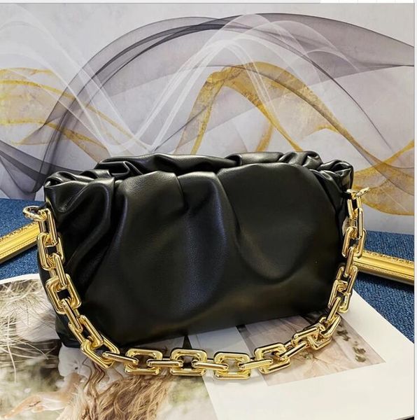 

2021 Cloud Shape Evening Bags Cloud Bag With Thick Chain Clutch Women Pouch Genuine Leather Clip Handbags Crossbody Totes white