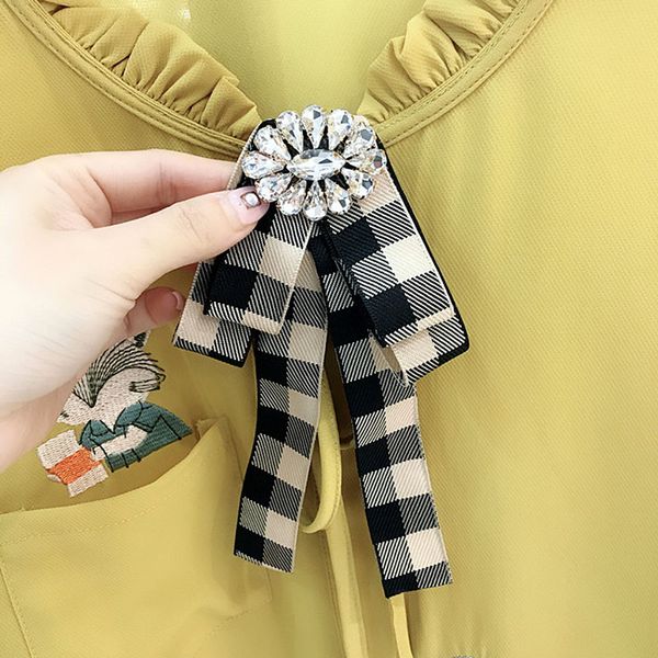 

new male fashion men's korean fresh lattice lattice crystal rhinestone flower collar bow tie pin brooch ladies, Blue;purple