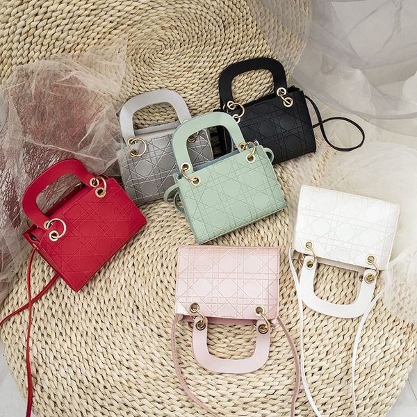 

2019 new diamond hand bucket bucket shoulder messenger hand bag simple women's bag women's small bags fb5xn