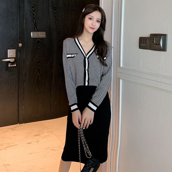 

elegant slimming outer cardigan 2020 fall/winter new korean elegant external two-piece set style v-neck plaid graceful slimming knitted two, Gray
