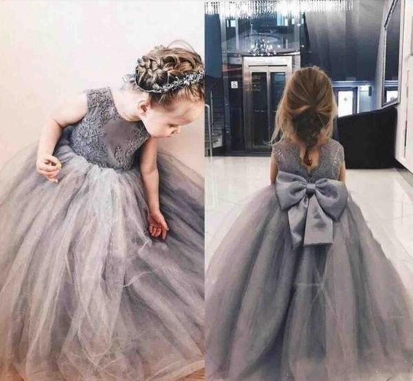 Nova baratos Grey Princess Vestidos Flower Girl para casamentos Jewel Neck Lace apliques Puffy Bow Little Kids bebê Vestidos Primeira Comunhão Vestidos