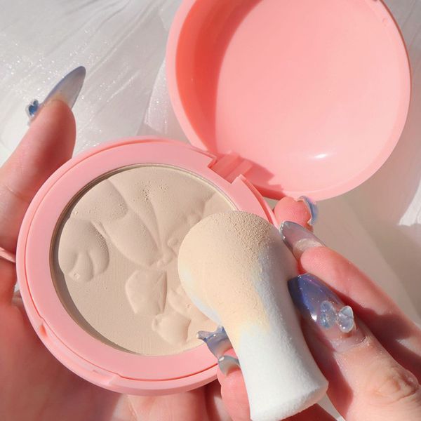 

moisturizing and brightening natural nourishing and long-lasting honey powder three colors optional oil control matte concealer