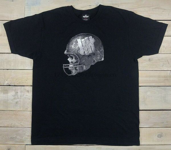 

undefeated skull football helmet graphic short sleeve black t-shirt size l