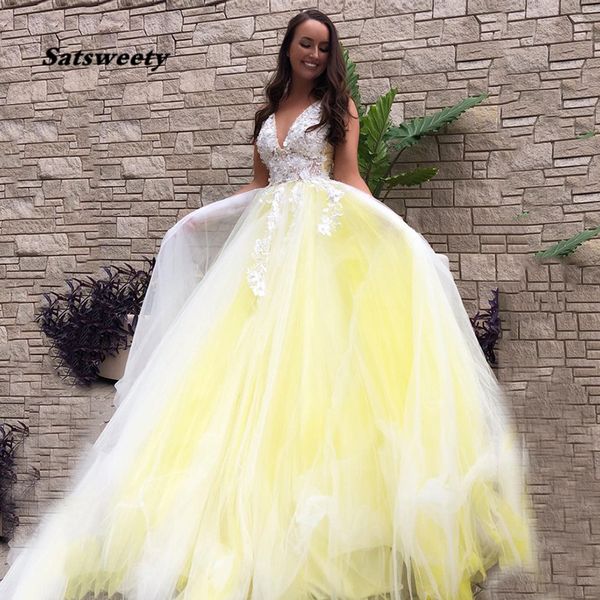 Elegante de Quinceanera vestido sem mangas doce 16 vestidos Amarelo A-Line decote em V Sexy menina desfile vestido Adulto Lace Tull Prom Dress