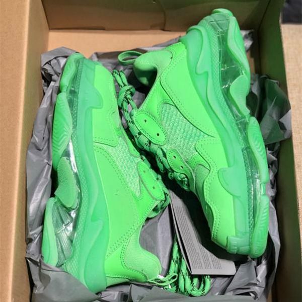 

2019 fashion paris 17fw triple s sneakers for men women black red white green pink casual dad shoes tennis shoes 22