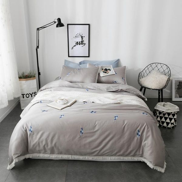 

4pcs egypt cotton light luxury feather bedding set embroidery tassels duvet cover set bed sheet pillowcases  king size