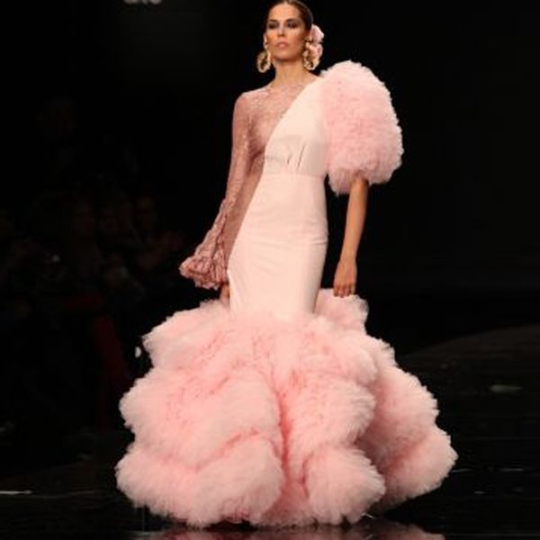 

2020 fashion prom dresses see through lace long sleeves pageant evening dress puffy layered tulle mermaid party dresses, White;black