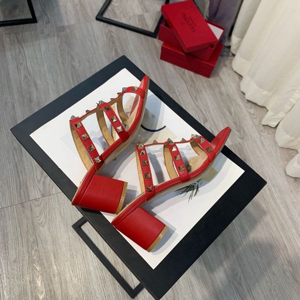 

2020 luxury designer fashion stud sandal genuine leather slingback pumps ladies high heels fashion rivets shoe party high heel with box, Black