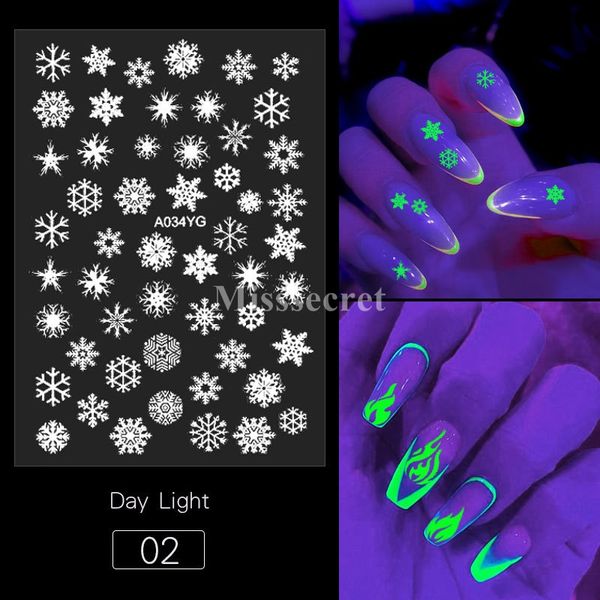 Hot New Luminoso Nail Art Adesivo Adesivo Fiamma Fiocco di neve Luna stelle Adesivi per unghie Nail Art Foil Transfer Sticker Decal Decorazioni Fai da te