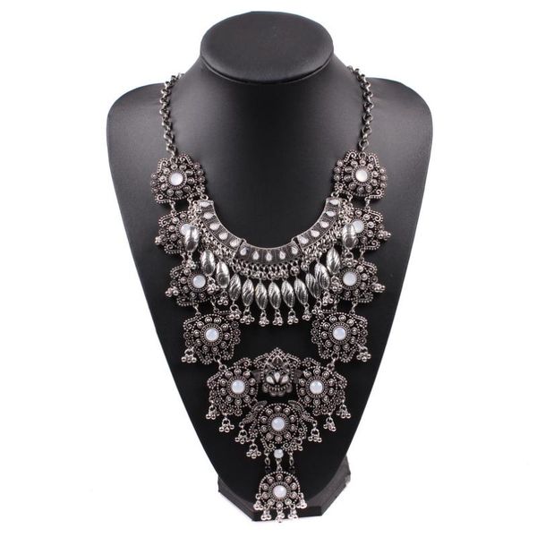 

2020 New Arrival Fashion Luxury Vintage Crystal Necklace Elegant Chunky Statement Pendant Big Necklace for Women Party Jewelry, Silver
