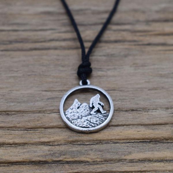 

1pcs bigfoot necklace, Silver