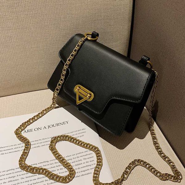 

2020 new original design fashion vintage chain bag & fashion pure color cross bag width 19cm height 13cm thickness 6.5cm