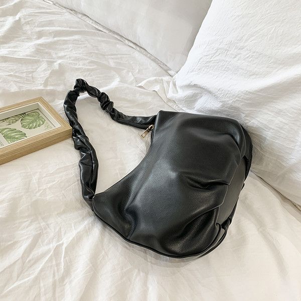 

2020 spring and summer fashion wild shoulder bag Ms. armpit simple baguette bag tide package a generation of fat
