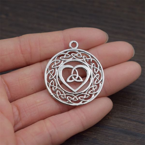 

keychains 12pcs fashion openwork lace love heart keychchain pendant husband boyfriend gifts keyrings, Silver