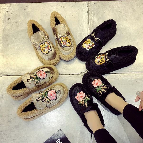 

2020 winter new korean version of flat bread shoes warm plus velvet cotton shoes pea all-match plush women's, Black