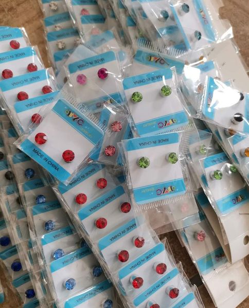 

9 цветов циркон магнит серьги мода малый серьги стержня ювелирные изделия для женщин сохранить здоровье подарки, Golden;silver