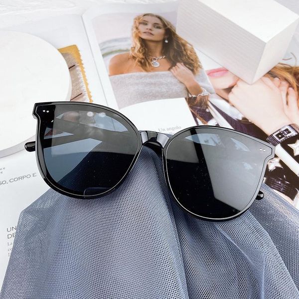 

2020 classic sunglasses polarized sunglasses for men and women travel uv sun mirror leg fashion plate frame tr, White;black