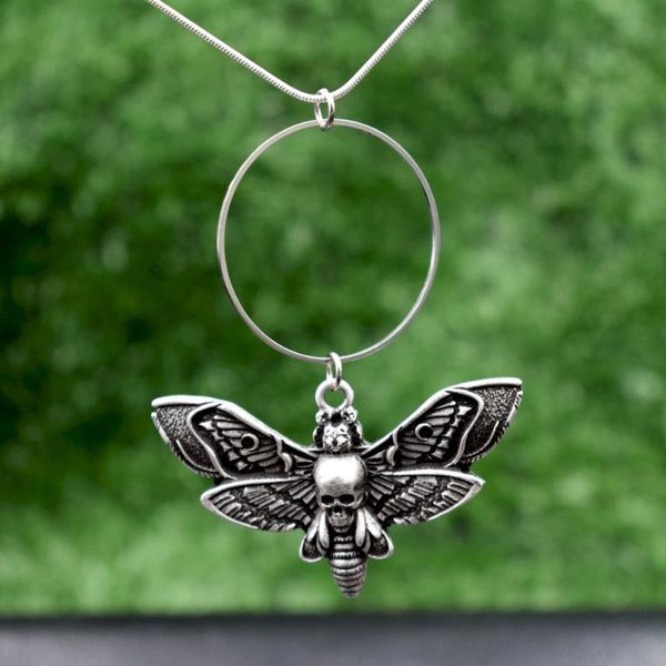 

chains 1pcs wicca dead head moth necklace under the moon, Silver