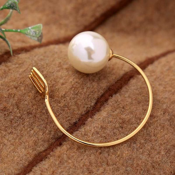 

2020 дизайнер ювелирных изделий золота цвет медь вилка большой имитация pearl браслет женщина мода манжета открытого браслет горячие продажи, Black