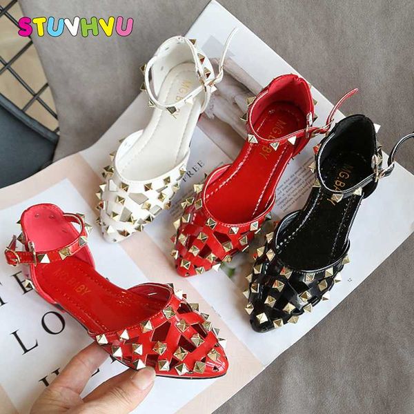 

summer girls sandals patent leather children shoes 2020 new fashion rivet princess shoes soft bottom hollow little girl, Black;red