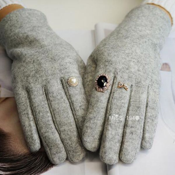 

winter high-grade pearl wool warm touch screen gloves female winter cashmere embroidery thickening driving gloves h24, Blue;gray
