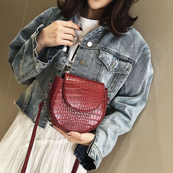 

2020 vintage women small round bag crocodile pattern leather crossbody bag for lady leisure shoulder messenger mini clutch