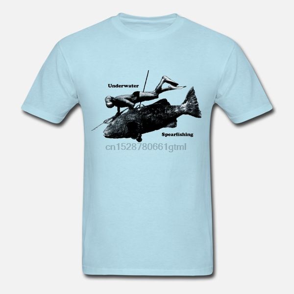 

подводные spearfishing diver с рыбой