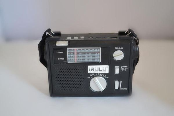 

irulu pocket radio portable fm / am / sw1 -6 8 band world receiver emergency radio with usb/sd mp3 player