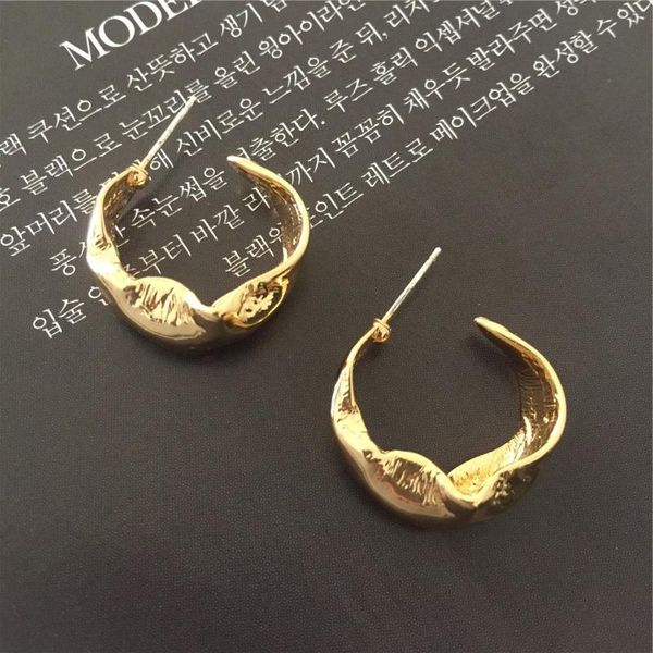

chic scupture irregualr small hoop earrings for women girl modern jewelry daily office wearing, Golden;silver